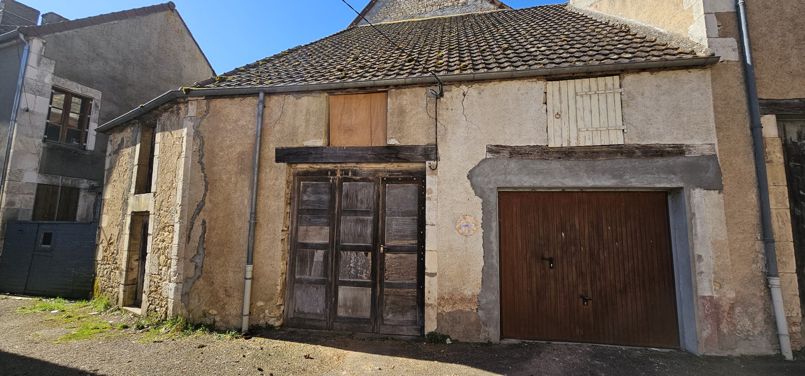Remise et deux garages