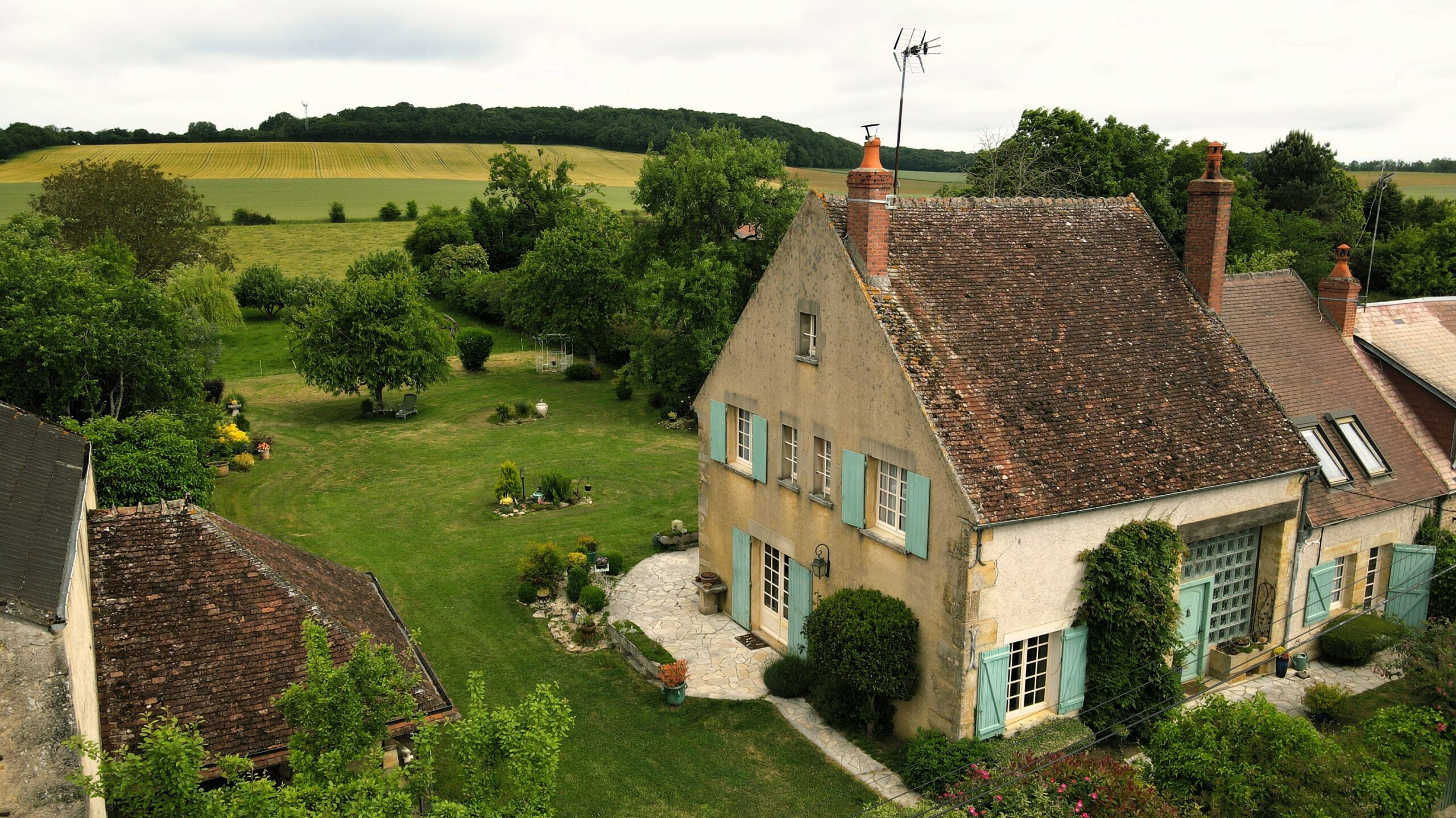 PROCHE VARZY MAISON DE 188 m² HABITABLES