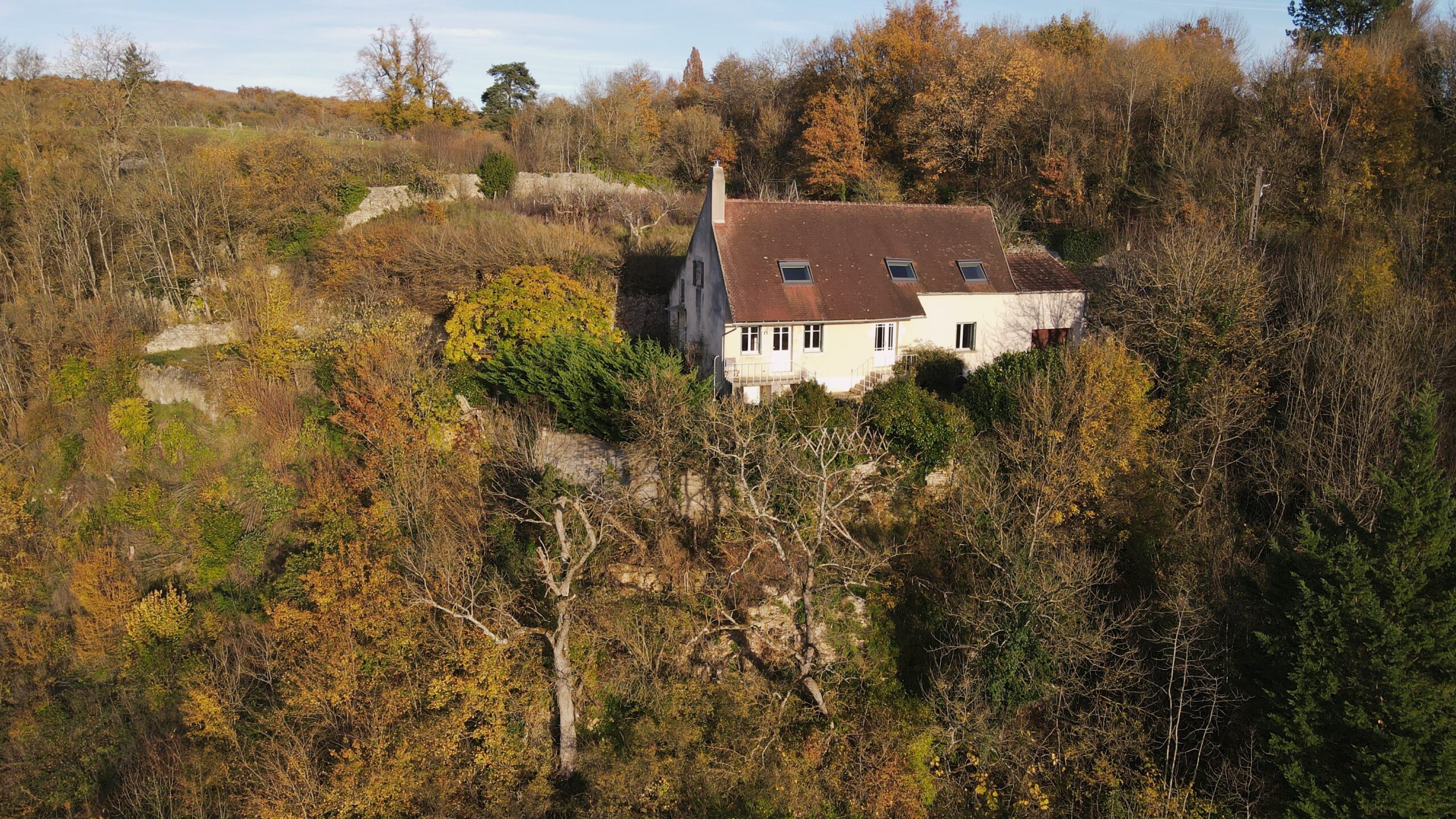 Jolie maison pierre avec vue dégagée sur Clamecy